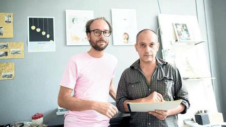 Mario Münster (links) und Ziad Adwan, die Macher des Flüchtlingsmagazins "A Syrious Look".