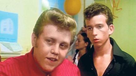 In acht „Eis am Stiel“-Filmen waren Zachi Noy (links) der dicke Johnny und Yftach Katzur (linkes Bild, rechts) der schüchterne Benny.