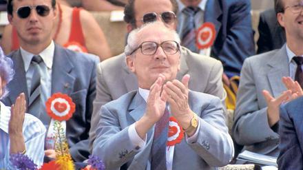 Um einen zweiten Volksaufstand im Keim zu ersticken, hatte die DDR-Regierung unter Erich Honecker 85 000 im Visier. 