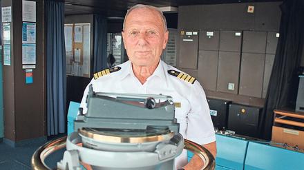 Kapitän Jens Thorn hofft auf eine letzte Weltreise mit der MS Amera. 