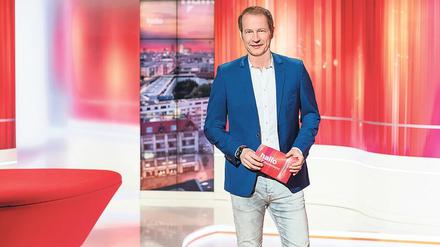 Tim Niedernolte moderiert seit Februar im Wechsel mit Lissy Ishag das ZDF-Magazin „hallo deutschland“. Zuvor hatte er viele Jahre „logo!“ und die „drehscheibe“ präsentiert. 