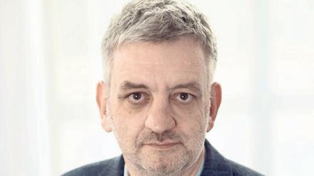 Thomas Vašek ist Chefredakteur der Philosophie-Zeitschrift „Hohe Luft“. Die aktuelle Ausgabe hat das Schwerpunktthema „Medien und Demokratie“. 