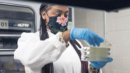 Laborarbeit bedeutete die Suche nach dem Impfstoff gegen das Corona-Virus. 