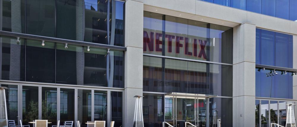 Unterstützung für die Film- und Fernsehbranche: Netflix stellt 100 Millionen Dollar bereit. Im Bild das Hollywood-Headquarter in Los Angeles.