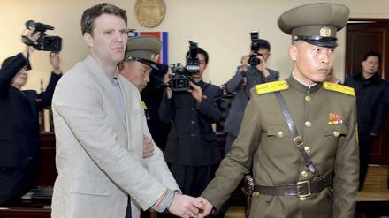 In einem Schauprozess wurde der US-Student Otto Warmbier in Nordkorea zu 15 Jahren Gefängnis verurteilt.