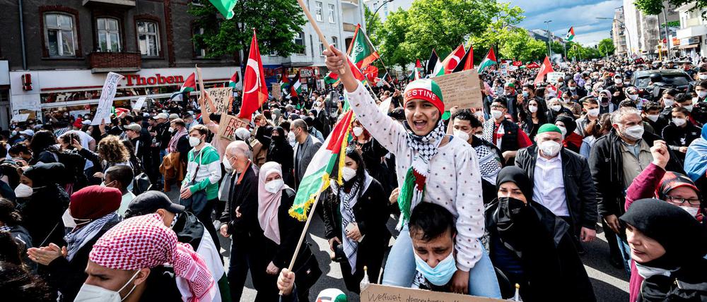 In Neukölln demonstrierten auch 2021 verschiedene palästinensische Gruppen gegen Flucht und Vertreibung von Hunderttausenden Palästinensern. Nach der Eskalation der Gewalt in Nahen Osten kam es bei solchen Demonstrationen auch zu antisemitischen Äußerungen.