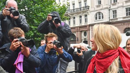 Abschuss erlaubt, erst danach folgt die Prüfung. Fotografen bei der Arbeit, hier vor einem Londoner Gericht.