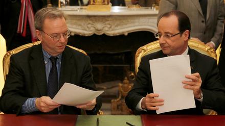 "Historisches Abkommen": Google-Chef Eric Schmidt und der französische Präsident Francois Hollande unterzeichneten am Freitag eine Vereinbarung zwischen dem Internetkonzern und den französischen Verlegern.