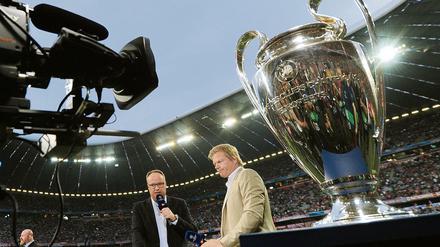 Ende einer Dienstfahrt. Oliver Welke (links ) und Oliver Kahn werden nur noch in der Saison 2017/18 für das ZDF über die Champions League berichten können. Danach ist Schluss.