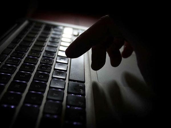 Terroristen tummeln sich im Internet. Wie kann man sie dort stoppen?