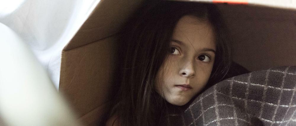 Nichts für Kinder. Der Mord von Annas Mutter und Bruder wird zwar nicht direkt gezeigt, doch die Furcht der Achtjährigen (Julie-Helena Sapina) sagt genug. 