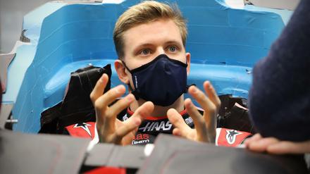 Neuer Dienstwagen: Mick Schumacher fährt in der kommenden Saison für das Uralkali-Haas-F1-Team. 