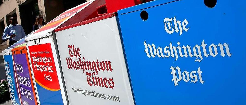 Verkaufskästen der Washington Post vor dem Gebäude der Zeitung in Washington.