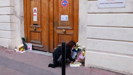 Gedenken an die ermordete Schülerin an ihrem Gymnasium in Argenteuil