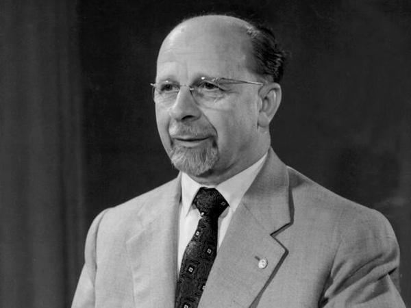 Der Erste Sekretär der SED und Vorsitzende des Staatsrates der DDR, Walter Ulbricht, verkündete den „planmäßigen Aufbau des Sozialismus“.