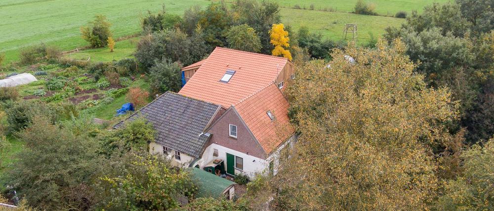 Auf diesem Hof in der Provinz Drenthe soll ein 58-jähriger Österreicher jahrelang eine Familie im Keller gehalten haben.