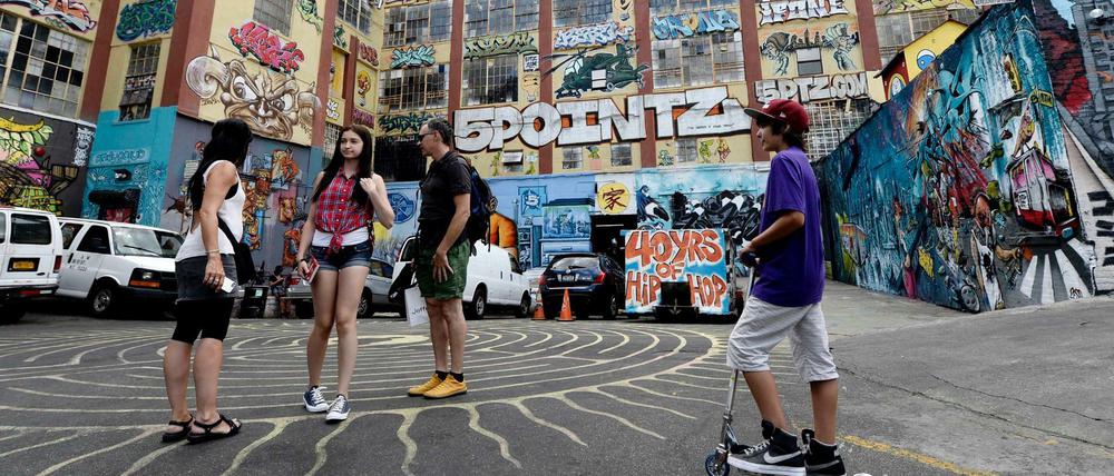 Nun übermalt: Die Graffitis am Lagerhauskomplex und Graffiti-Zentrum "5 Pointz" in New York