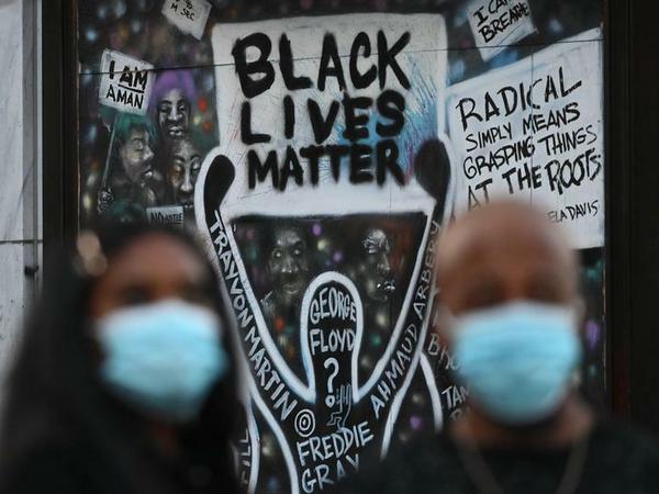 Der gewaltsame Tod an George Floyd löste eine Vielzahl an Protesten aus, wie die Bewegung „Black Lives Matter“. 
