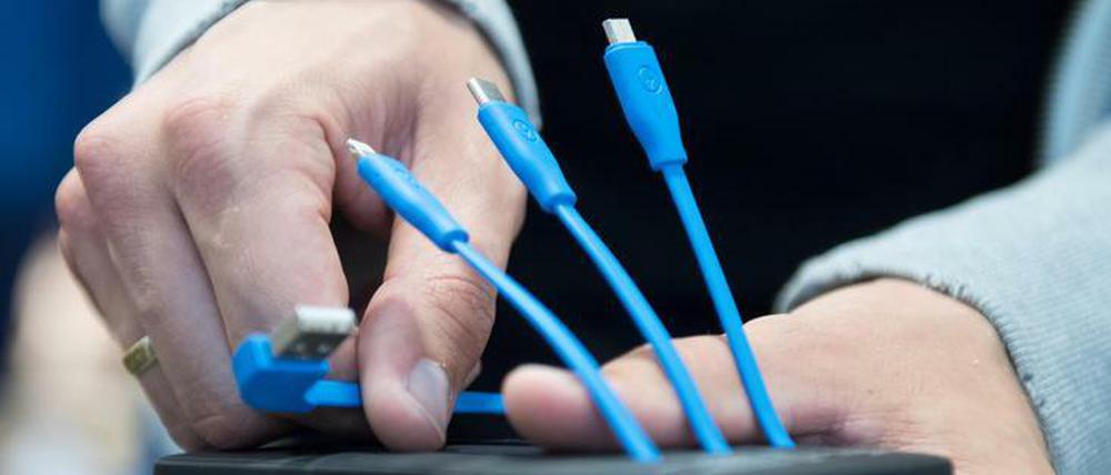 Ab Mitte 2024 brauchen Verbraucher zum Laden nur noch USB-C Kabel.