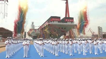 China präsentiert seinen dritten Flugzeugträger „Fujian“ am 17.06.2022 in Shanghai.