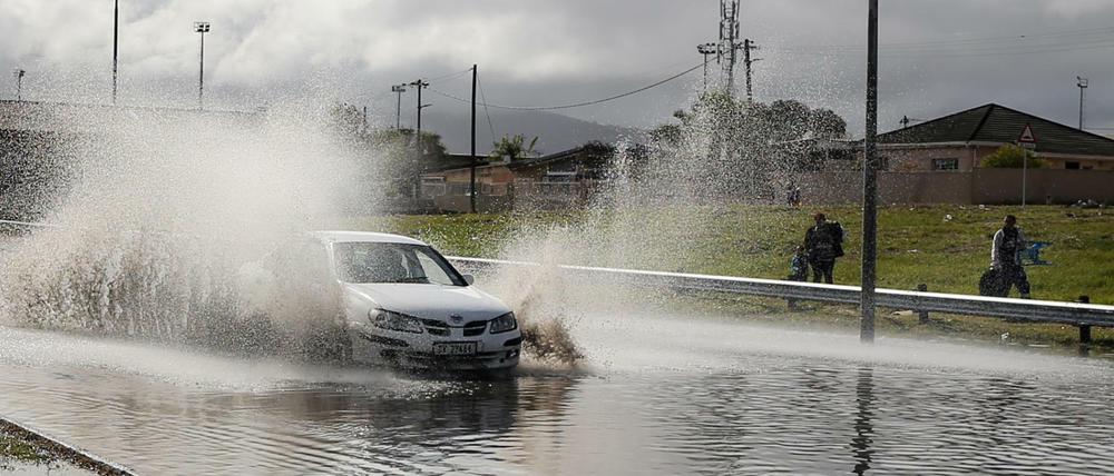 An einigen Orten in Kapstadt kam es durch die heftigen Regenfälle zu Überschwemmungen.