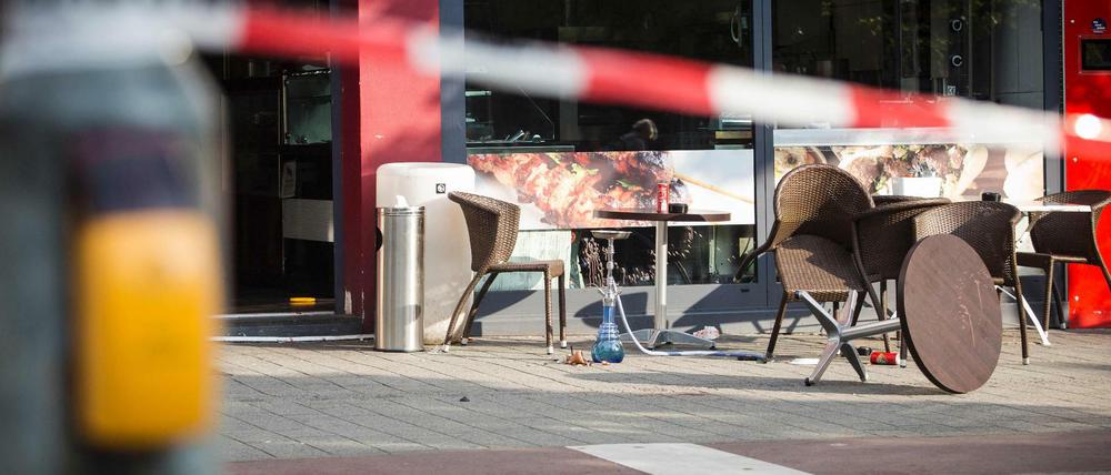 Ein 21-Jähriger tötete in Reutlingen eine Frau und verletzte zwei weitere Menschen.