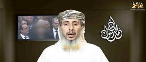 Ein Screenshot des Videos, mit dem sich die Terrororganisation Al-Qaida auf der arabischen Halbinsel zum Angriff auf die Redaktion des französischen Satiremagazins "Charlie Hebdo" bekennt.