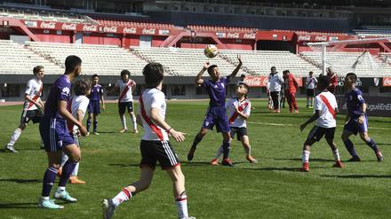 Im Oktober spielten die „Wildschweine“ in Argentinien gegen die Jugendmannschaft von River Plate Buenos Aires.
