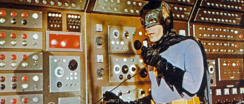 "Batman hält die Welt in Atem" - neben der TV-Serie gab es 1967 auch diesen Kinofilm mit Adam West.