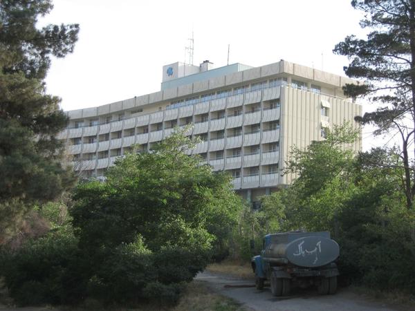  Das Intercontinental-Hotel in Kabul (Archivbild)). Vier bewaffnete Männer haben die Anlage angegriffen und sich in dem Gebäude Schießereien mit Spezialeinheiten geliefert. 