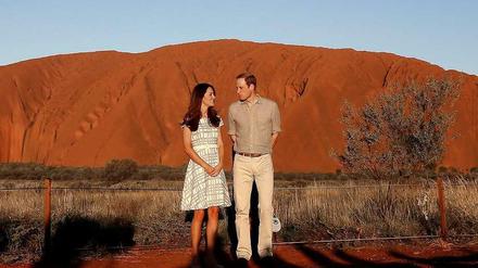 Catherine und William vor dem Uluru. Ayers Rock sagt man nicht mehr.