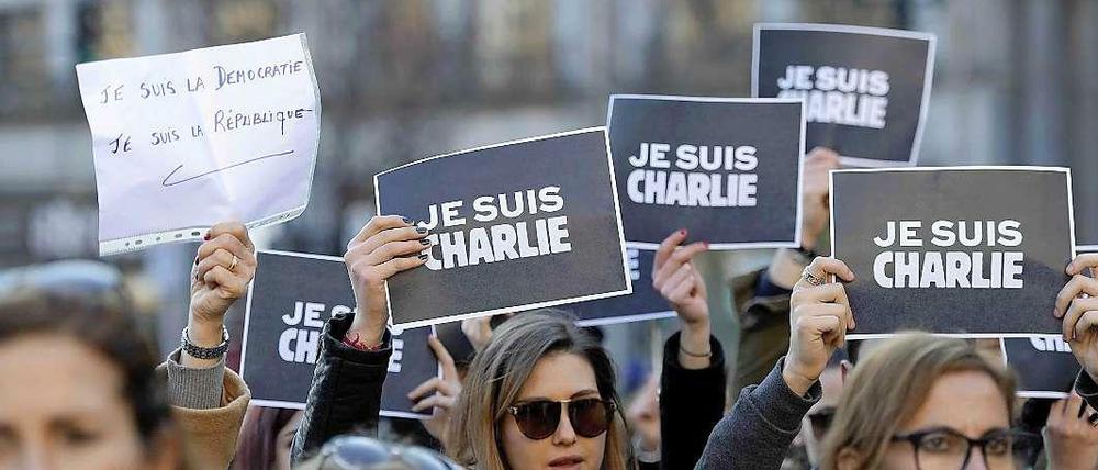 Nach den Anschlägen in Paris auf das Satiremagazin "Charlie Habdo" waren alle "Charlie". Ein Junge in einer Pariser Schule nicht; er weigerte sich, eine Schweigeminute einzulegen.