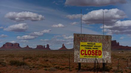 Die Navajos schotten ihr Reservat ab. Sie registrieren bislang mehr als 3200 Infektionen und beklagen über 100 Todesfälle. 