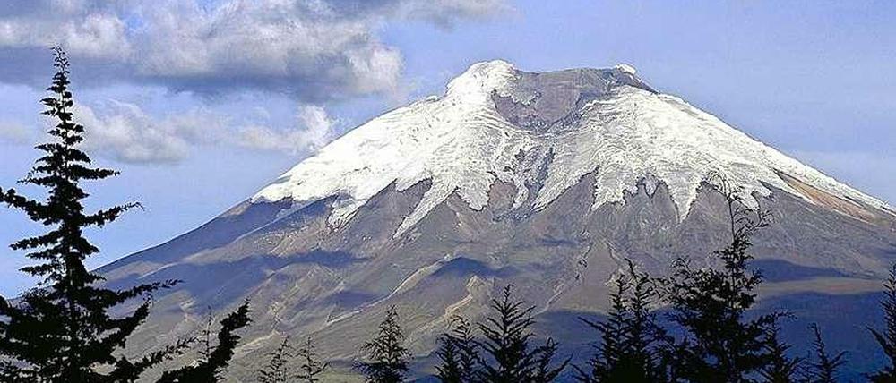 Der Vulkan Cotopaxi in Ecuador. Hier starb ein Schweizer, der mit seinem Leichtflugzeug um die Welt fliegen wollte.