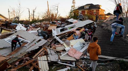 Fassungslosigkeit im vom Tornado verwüsteten Mayfield im US-Bundesstaat Kentucky.