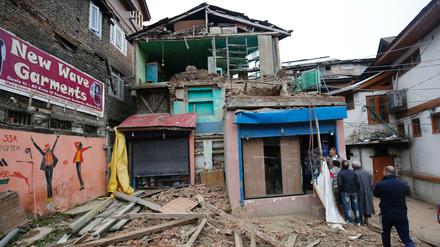 In Kaschmir wurden durch das Erdbeben zahlreiche Gebäude zerstört.