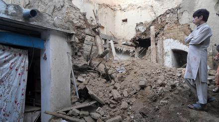 Die Schäden des Erdbebens in Kohat, Pakistan am Montag. Die Folgen der schweren Erdstöße haben vielen Menschen das Leben gekostet. 