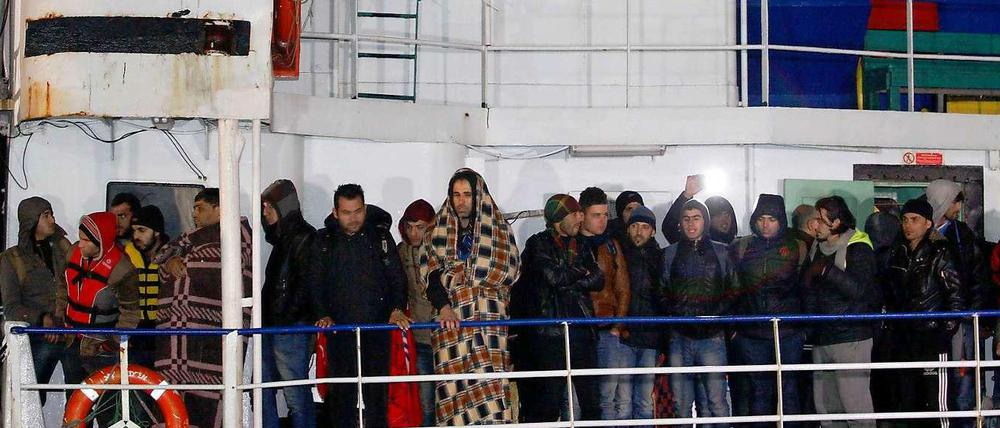 Endlich in Sicherheit: Flüchtlinge auf dem Schiff "Ezadeen".