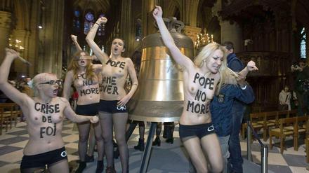 Freispruch. Femen-Aktivistinnen protestieren in Notre Dame.
