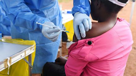 Eine Impfung im kongolesischen Dorf Mangina. 
