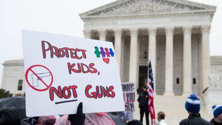 Ein Archivfoto zeigt eine Demonstration gegen Waffenbesitz in den USA im Jahr 2019. 