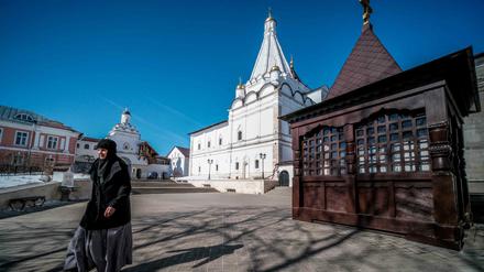 Im russisch-orthodoxen Gymnasium in Serpuchow, das auf dem Gelände dieses Frauenklosters liegt, sprengte sich am Montag ein Schüler in die Luft.