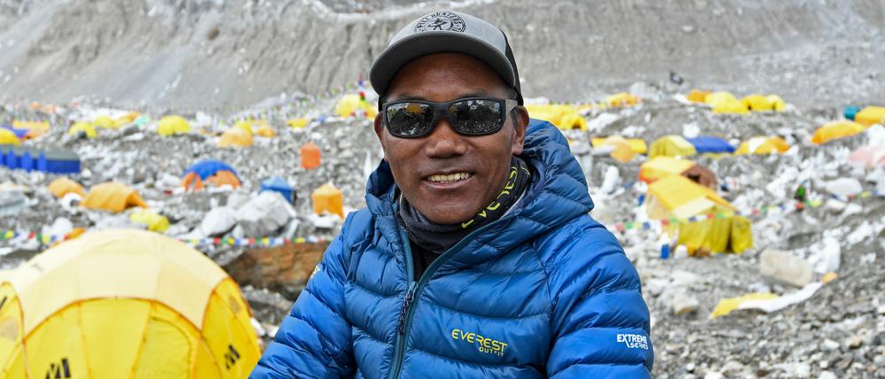 Kami Rita Sherpa hatte den Mount Everest erstmals 1994 bezwungen (Archivbild).