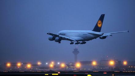 Ein Flugzeug der Lufthansa. Auf einem Flug von Shanghai nach München ist ein Mädchen ums Leben gekommen. 