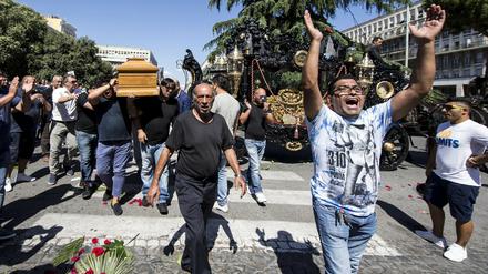 Die Beerdigung des Mafiaboss Vittorio Casamonica außerhalb der Don Bosco Kirche in Rom am 20. August 2015. 