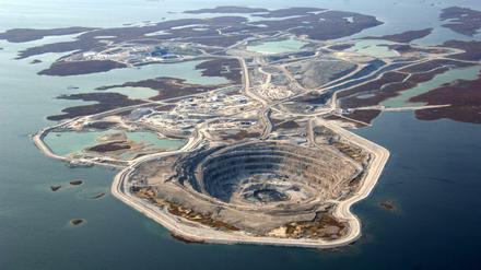 In der Diavik Diamond Mine knapp 220 Kilometer südlich des Polarkreises ist der größte Diamant Nordamerikas entdeckt worden. 