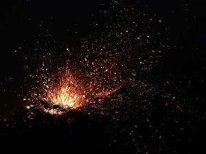 Vulkane bieten mit Eruptionen ein imposantes Schauspiel. 