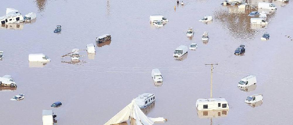 Land unter. Auch zahlreiche Campingplätze in der Region – wie hier in Puget-sur-Argens – wurden überflutet und mussten evakuiert werden. Foto: Gerad Julien/AFP