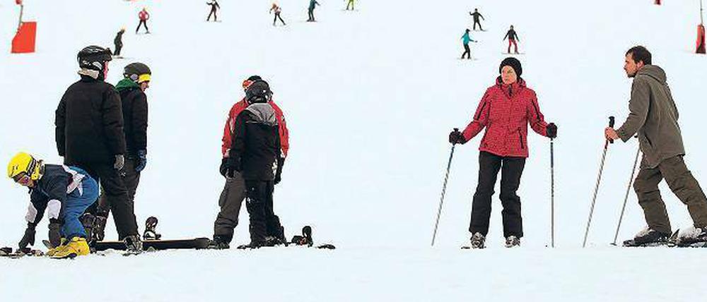 „Schlechteste Saison seit Jahren.“ Ski- und Snowboardfahrer am Fichtelberg in Oberwiesenthal. 