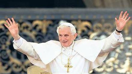 Vorwürfe gegen Medien. Benedikt XVI. am Mittwoch auf dem Petersplatz. 